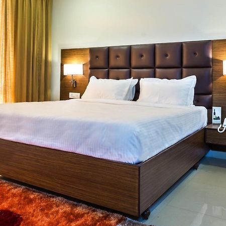 Hotel Saptagiri Hyderabad Exterior photo