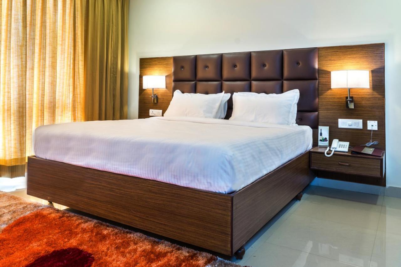 Hotel Saptagiri Hyderabad Exterior photo