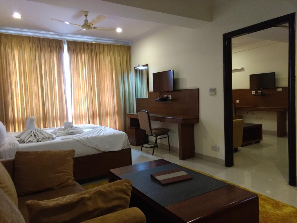 Hotel Saptagiri Hyderabad Exterior photo